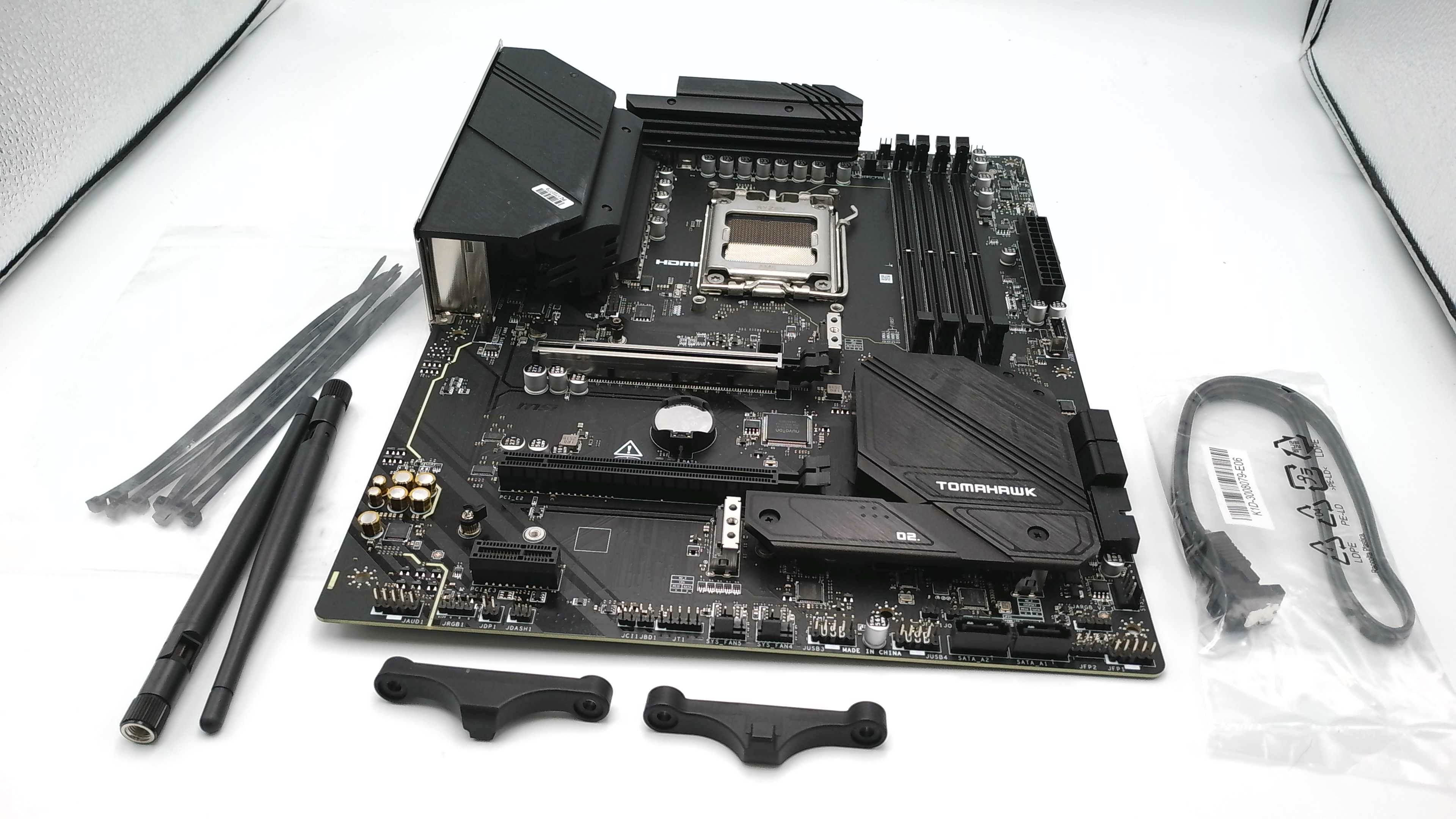 MSI MAG B650 TOMAHAWK WIFI AM5 AMD ATX Motherboard | eBay